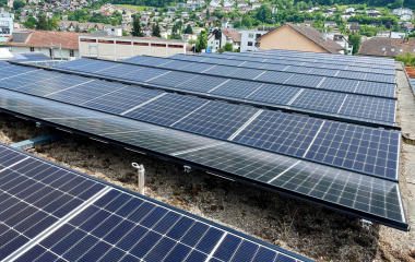 Photovoltaik-Anlage auf dem Bürodach erweitert