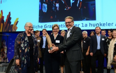 1a hunkeler fenster AG &amp; 1a hunkeler holzbau AG gewinnt Family Business Award 2018
