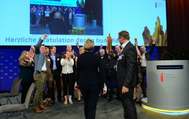 1a hunkeler fenster AG &amp; 1a hunkeler holzbau AG gewinnt Family Business Award 2018