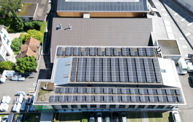 Photovoltaik-Anlage auf dem Bürodach erweitert