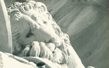 1821 Löwendenkmal zu ehren der in Paris getöteten Gardisten