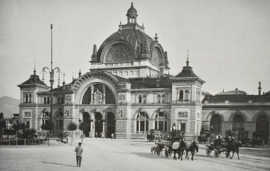 Bahnhofskathedrale - Portal noch ohne Figurengruppe "Zeitgeist" um 1900