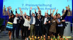 1a hunkeler fenster AG & 1a hunkeler holzbau AG gewinnt Family Business Award 2018